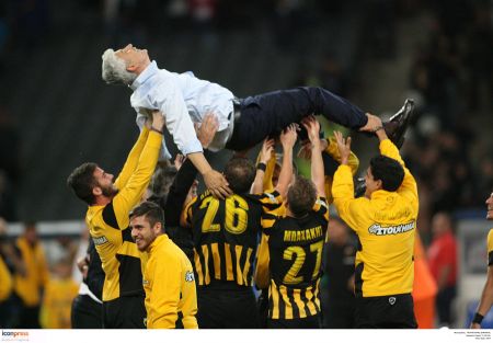 Με υπερκόπωση ο Μανωλάς, δεν κάθεται στον πάγκο με Πανιώνιο