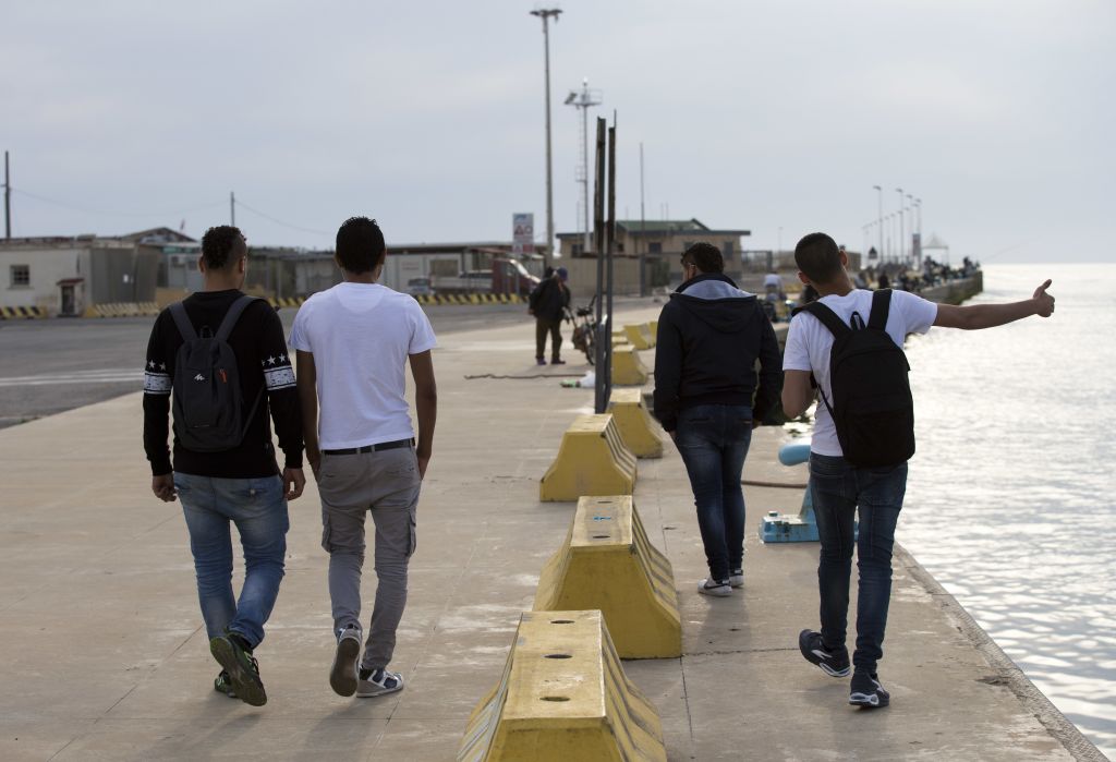 Ξυλοδαρμούς και βιασμούς στο ταξίδι προς την Ευρώπη για τα ασυνόδευτα προσφυγόπουλα