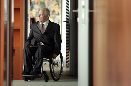 FAZ: Μένει ή φεύγει ο Βόλφγκανγκ Σόιμπλε