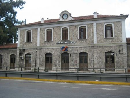 O «σταθμός της ξενιτιάς» περιμένει τη… σωτηρία του