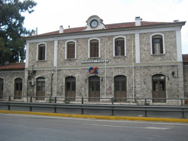 O «σταθμός της ξενιτιάς» περιμένει τη… σωτηρία του