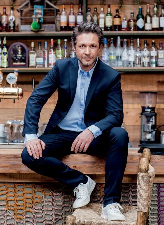 Αιμίλιος Χειλάκης: “Ο Αριστοφάνης μοιάζει µε τραγούδι του Ζαµπέτα”