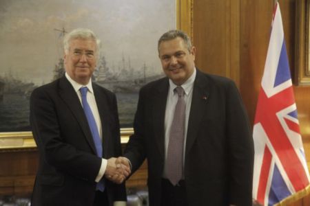 Συνάντηση Καμμένου με τον βρετανό υπουργό Αμυνας, Φάλον