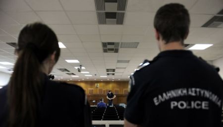 Παρασκευόπουλος: Η Δικαιοσύνη αποφασίζει  για τη δίκη της ΧΑ