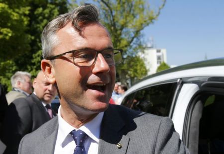 Οριακή η αναμέτρηση για εκλογή Προέδρου στην Αυστρία – Προβάδισμα των ακροδεξιών έναντι των πράσινων