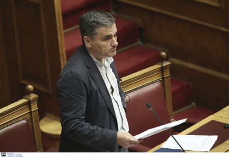 Τσακαλώτος: Έξοδος από την κρίση τον επόμενο χρόνο με ποιοτική ανάπτυξη