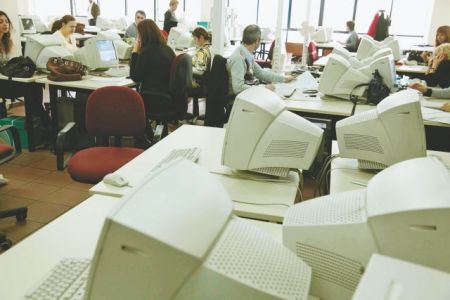 ΟΟΣΑ: Στο μισό μειώθηκε ο αριθμός εργαζόμενων νέων στην Ελλάδα