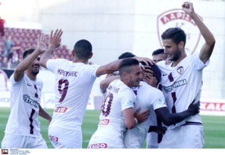 Και ξανά προς τη δόξα τραβούν