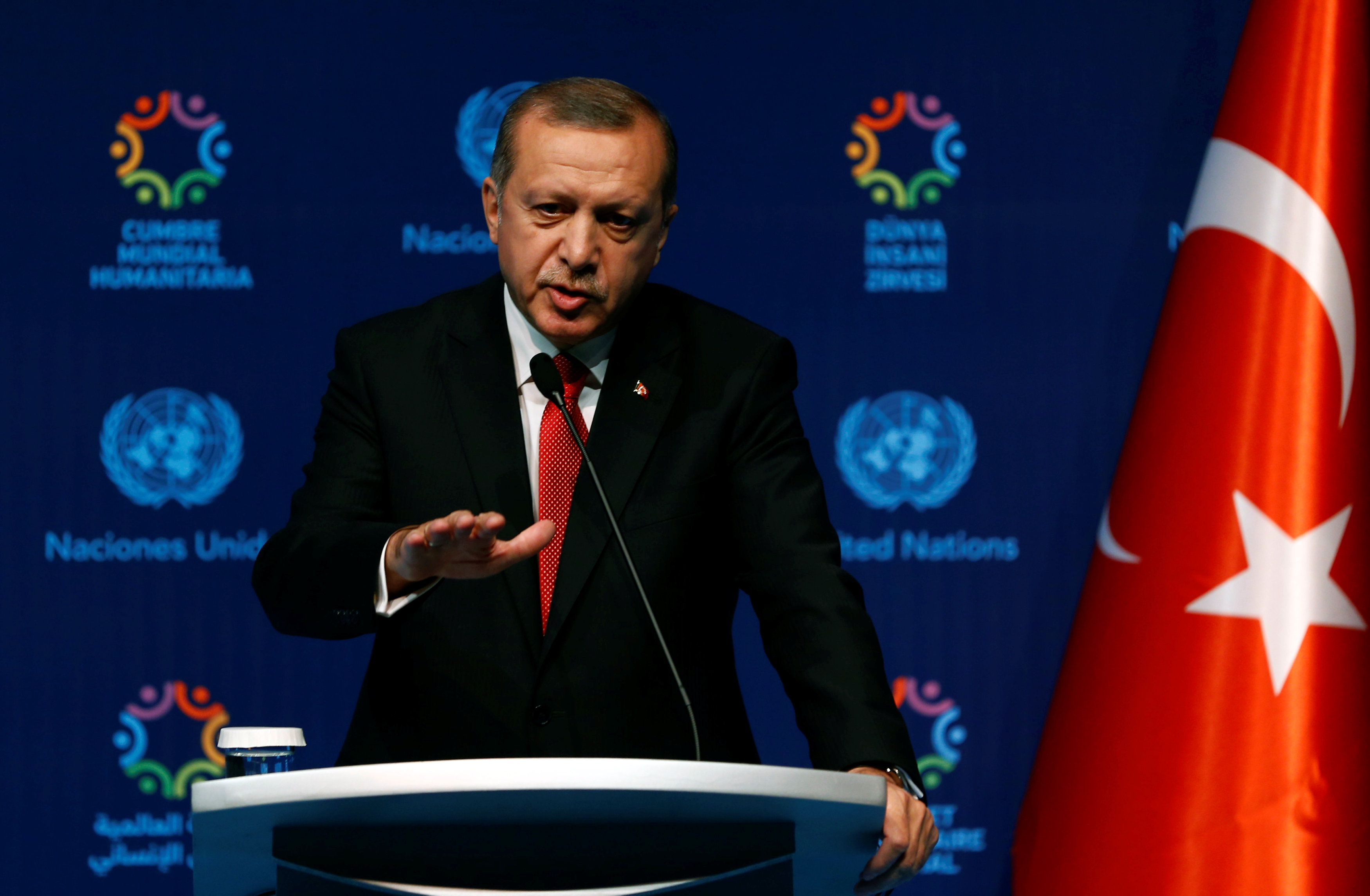 Ερντογάν: Απειλεί με μπλόκο στη συμφωνία ΕΕ – Τουρκίας