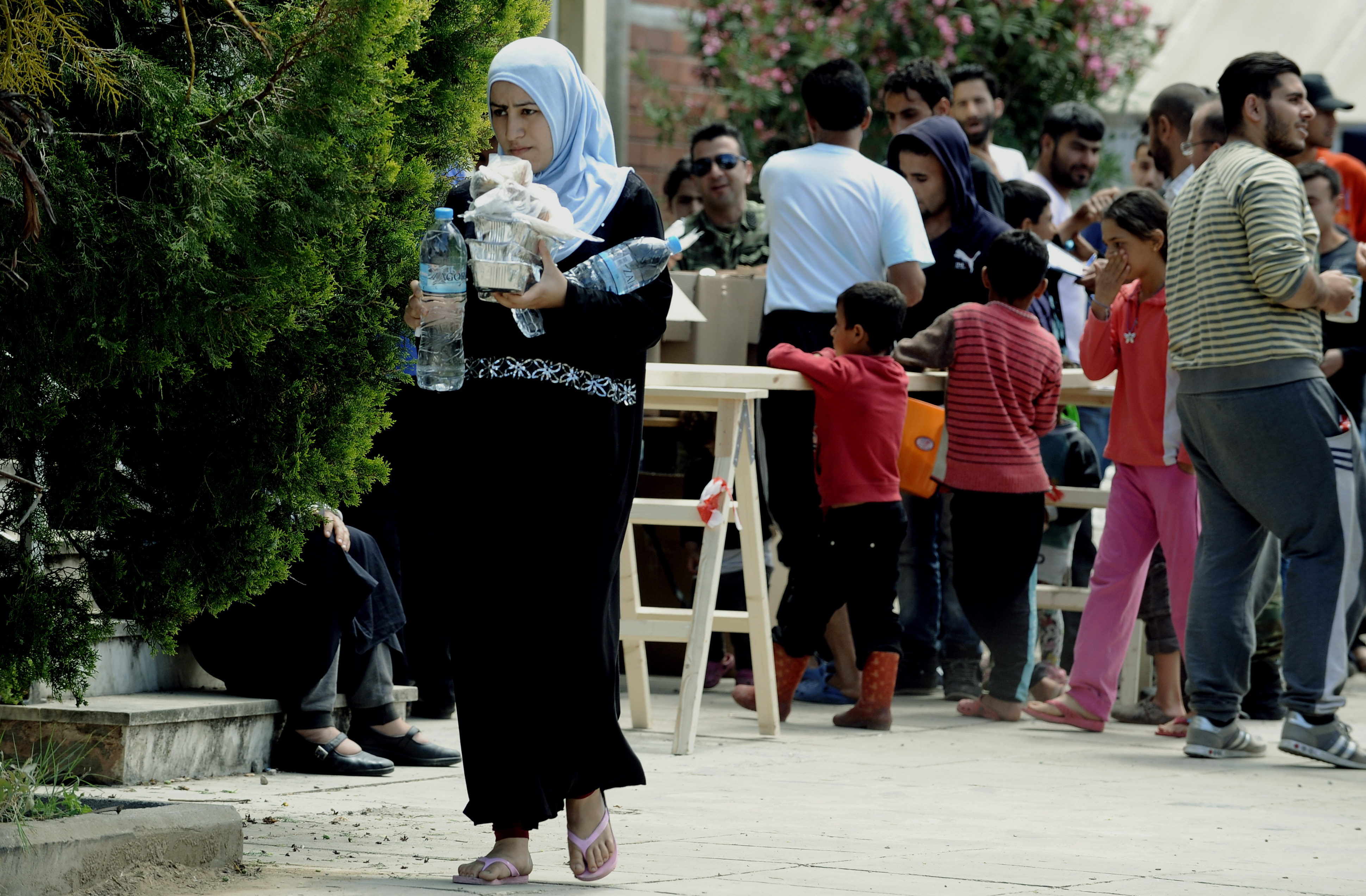 Πειραιάς: Μαζικά στο νοσοκομείο δεκάδες πρόσφυγες