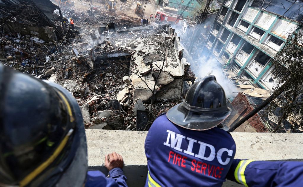 Ινδία: Τουλάχιστον 17 νεκροί από φωτιά σε αποθήκη πυρομαχικών