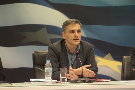 Τσακαλώτος: Ανοίγει ο δρόμος για προσέλκυση επενδύσεων