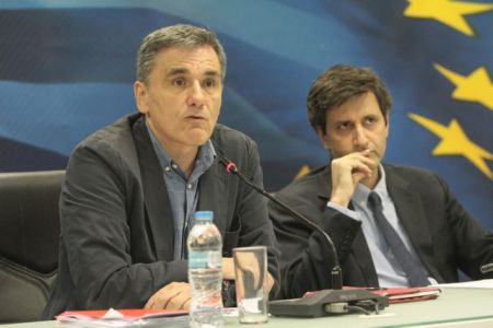 Ανοιχτά όλα τα μέτωπα για επιτήρηση και χρέος