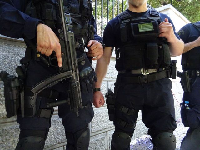 Αποδέσμευση 700 αστυνομικών από φύλαξη προσώπων – εγκαταστάσεων | tovima.gr