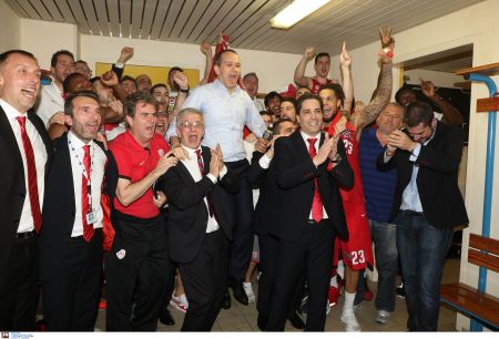 Σφαιρόπουλος: Πανάξια και δίκαιη η κατάκτηση του πρωταθλήματος από τον Ολυμπιακό (videos)