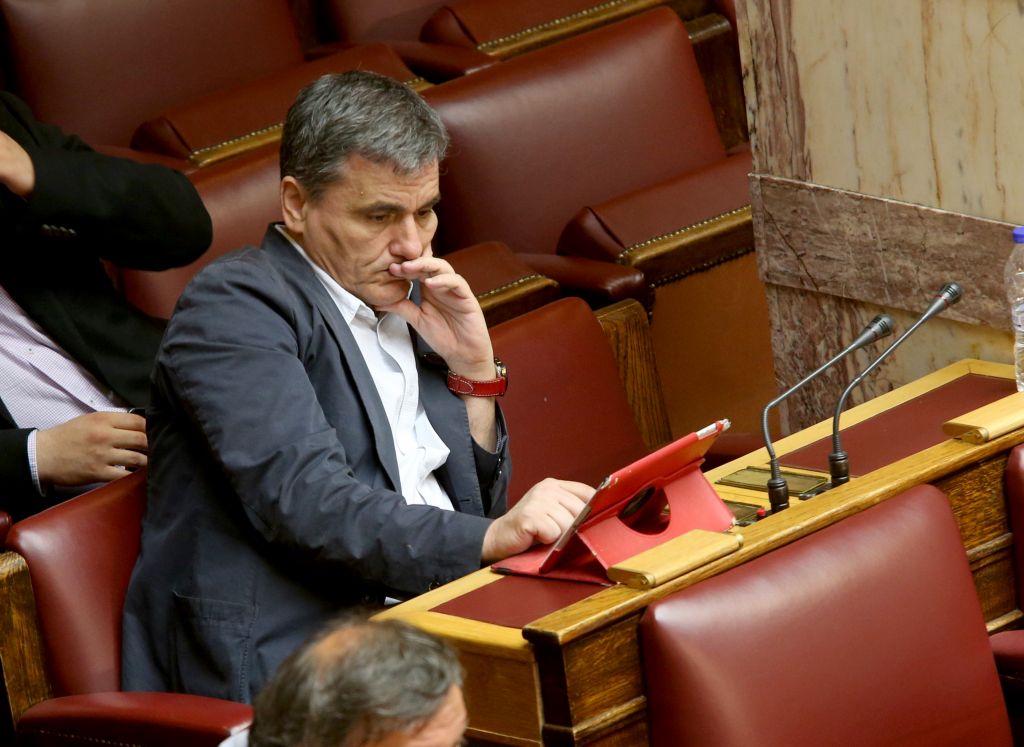 Βουλή: Στην σκιά της προώθησης συζύγου βουλευτή του ΣΥΡΙΖΑ στο Υπερταμείο, η συζήτηση για τα προαπαιτούμενα