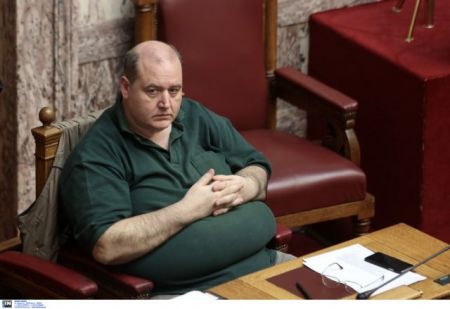 Καρφί δεν καίγεται του Φίλη