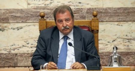 Γ. Τραγάκης: «Για ποιο λόγο επιμένουν στο ”αναστέλλεται” και όχι στο ”καταργείται”;»