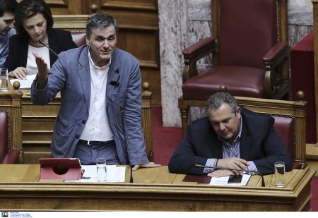 ΑΝΕΛ μετά την ενημέρωση Τσακαλώτου-Αχτσιόγλου: «Κλείσαμε» – €5.900 το αφορολόγητο, στο 5% οι ομαδικές απολύσεις χωρίς όριο