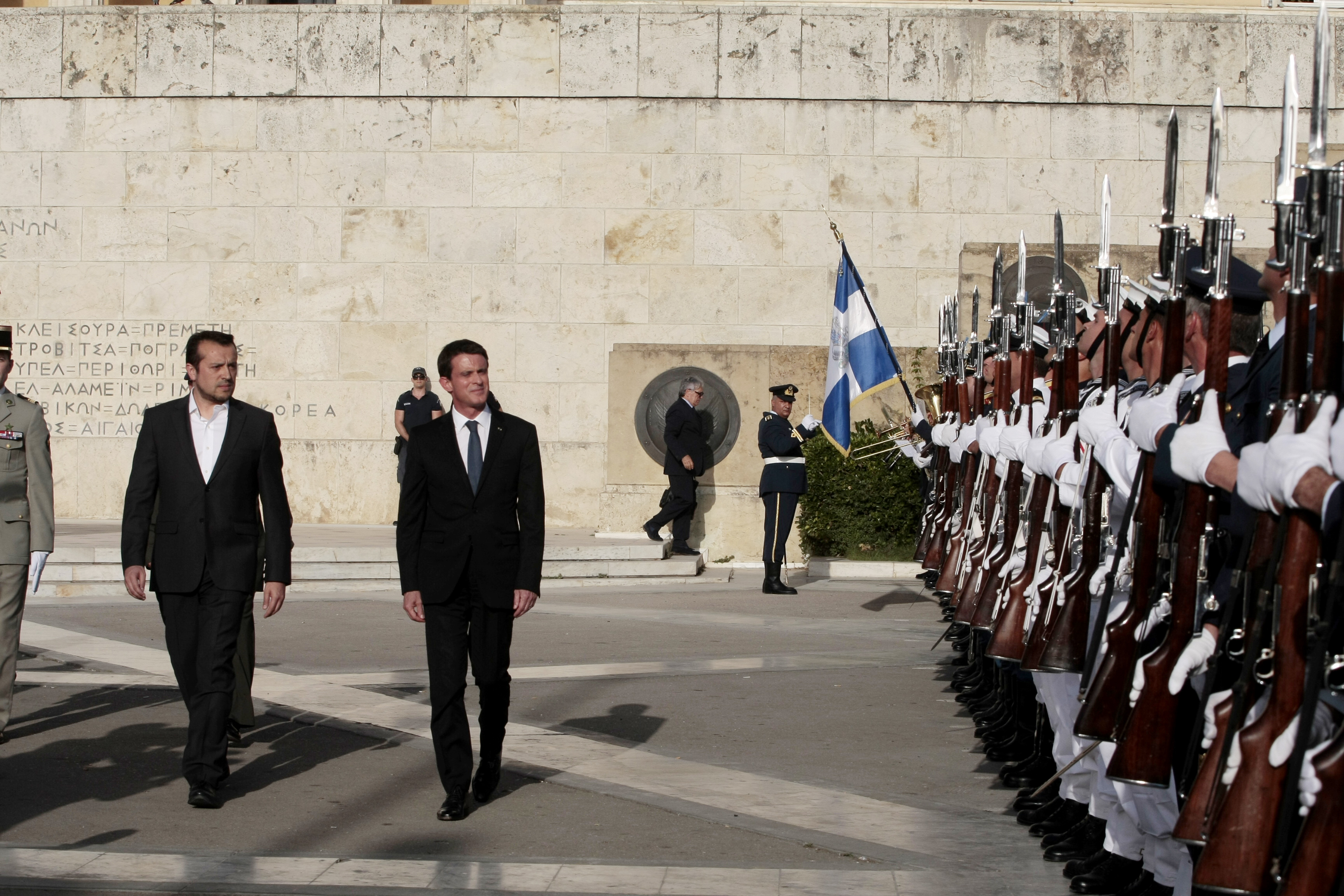Βαλς: Συνεχίζουμε να στηρίζουμε την Ελλάδα – Επαφές με Παυλόπουλο-Τσίπρα