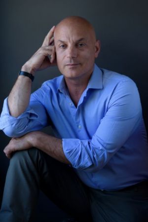 Ντάνιελ Μέντελσον: Κριτική σε πρώτο πρόσωπο