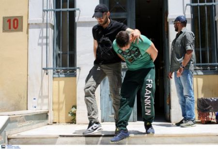 ΕΛ.ΑΣ.: Ψάχνουν νέο κύκλωμα διαφθοράς μέσω των ληστών του κομμωτή