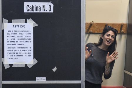 Ιταλία-Δημοτικές εκλογές: Το κίνημα των 5 Αστέρων προηγείται στη Ρώμη