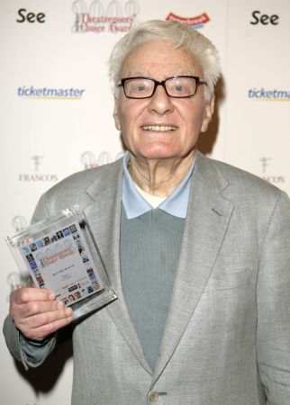 Πέθανε ο βρετανός θεατρικός συγγραφέας Πίτερ Σάφερ