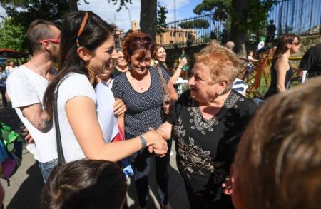 Το χρέος της Ρώμης επίκεντρο της τελικής μάχης για τον δήμο