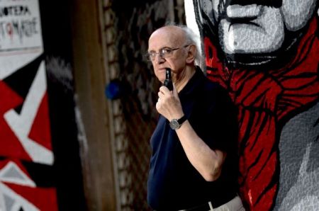 Πέτρος Μάρκαρης: «Υποφέρουμε χωρίς να μαθαίνουμε»