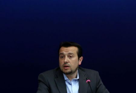 Παππάς και στην Επίδαυρο