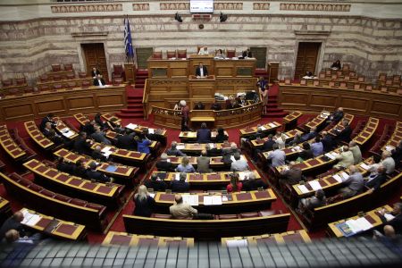 Αποσύρθηκε πάραυτα η τροπολογία για την υπηρεσία ασύλου