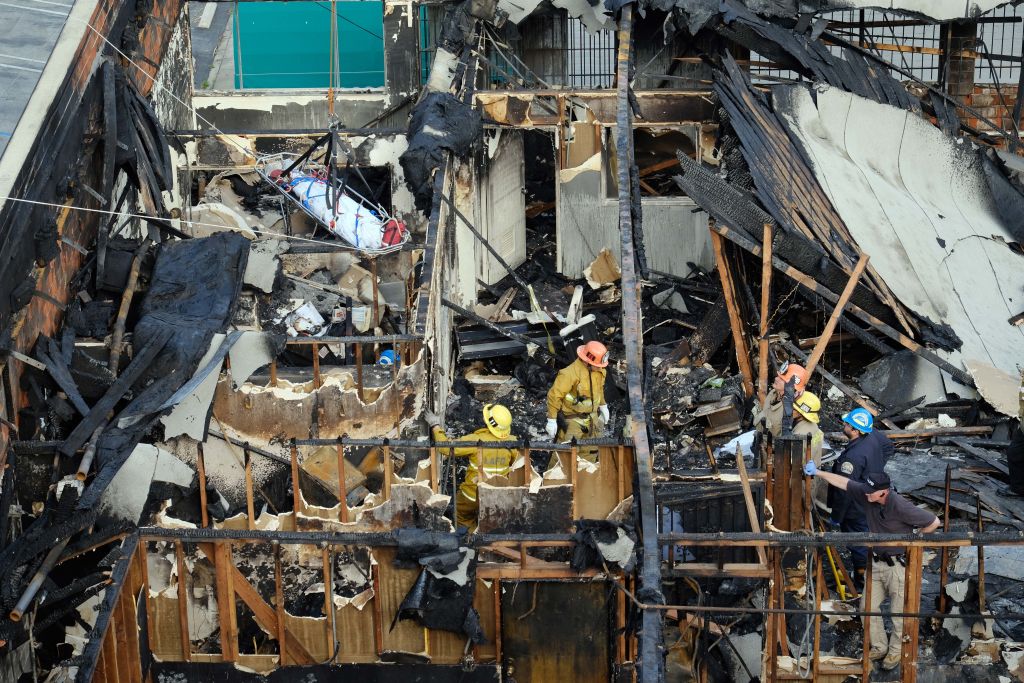 Λος Αντζελες: Νεκροί πέντε άστεγοι σε κτίριο που τυλίχτηκε στις φλόγες