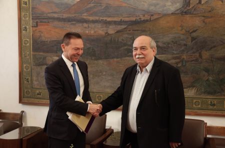 Βούτσης: Τη συνεργασία της ΤτΕ για λύσεις υπέρ των αδυνάτων