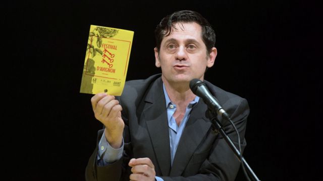 Μάθημα εξέγερσης στην Αβινιόν