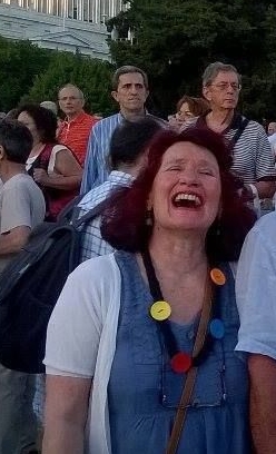 Η καθηγήτρια του Τσίπρα και το «Παραιτηθείτε»