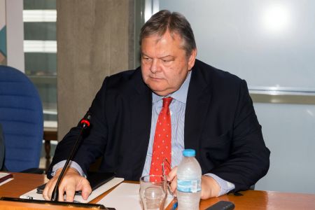 Ευ.Βενιζέλος: «Πόσο πρωτογενές πλεόνασμα μνήμης χρειάζεται;»