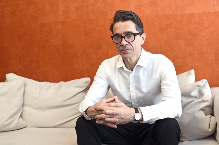 Καστελούτσι: «Μόνον η ομορφιά μπορεί να αναστείλει την πραγματικότητα» | tovima.gr