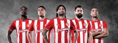 Ο Ολυμπιακός παρουσίασε τη φανέλα της επόμενης σεζόν