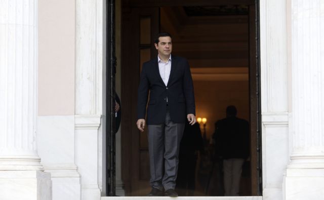 PM Tsipras to meet with political leaders for Constitutional review