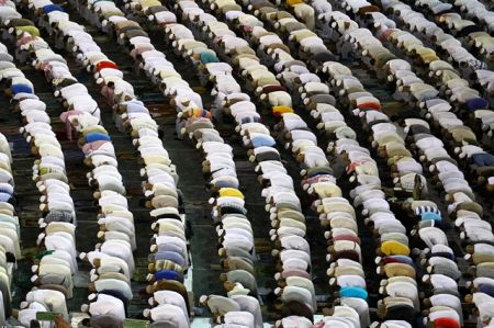 Οι Αραβες γυρίζουν την πλάτη στη θρησκεία