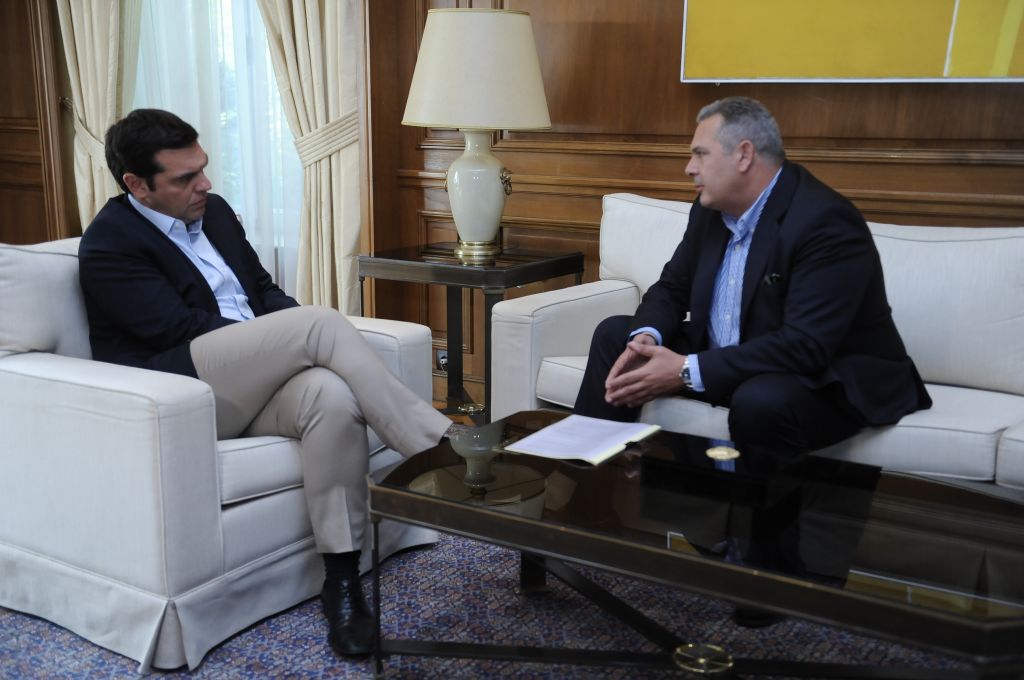 Τσίπρας: Να μετατεθεί για Δευτέρα η συζήτηση για Καμμένο