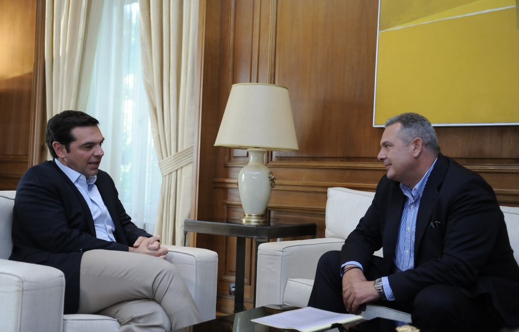 Ξαφνική νυχτερινή επίσκεψη Καμμένου στον Τσίπρα