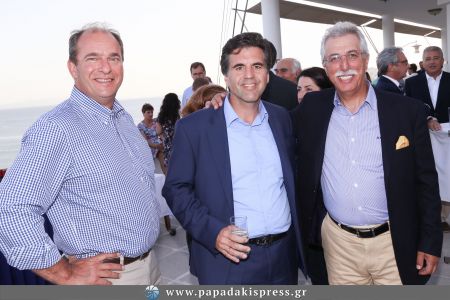 Στην Ανδρο η κηδεία του επιχειρηματία Αλέξανδρου Σταματιάδη