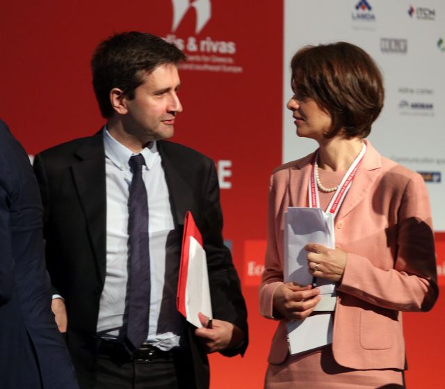 Νέα βουτιά της οικονομίας με «τρύπα» 900 εκατ. στα έσοδα