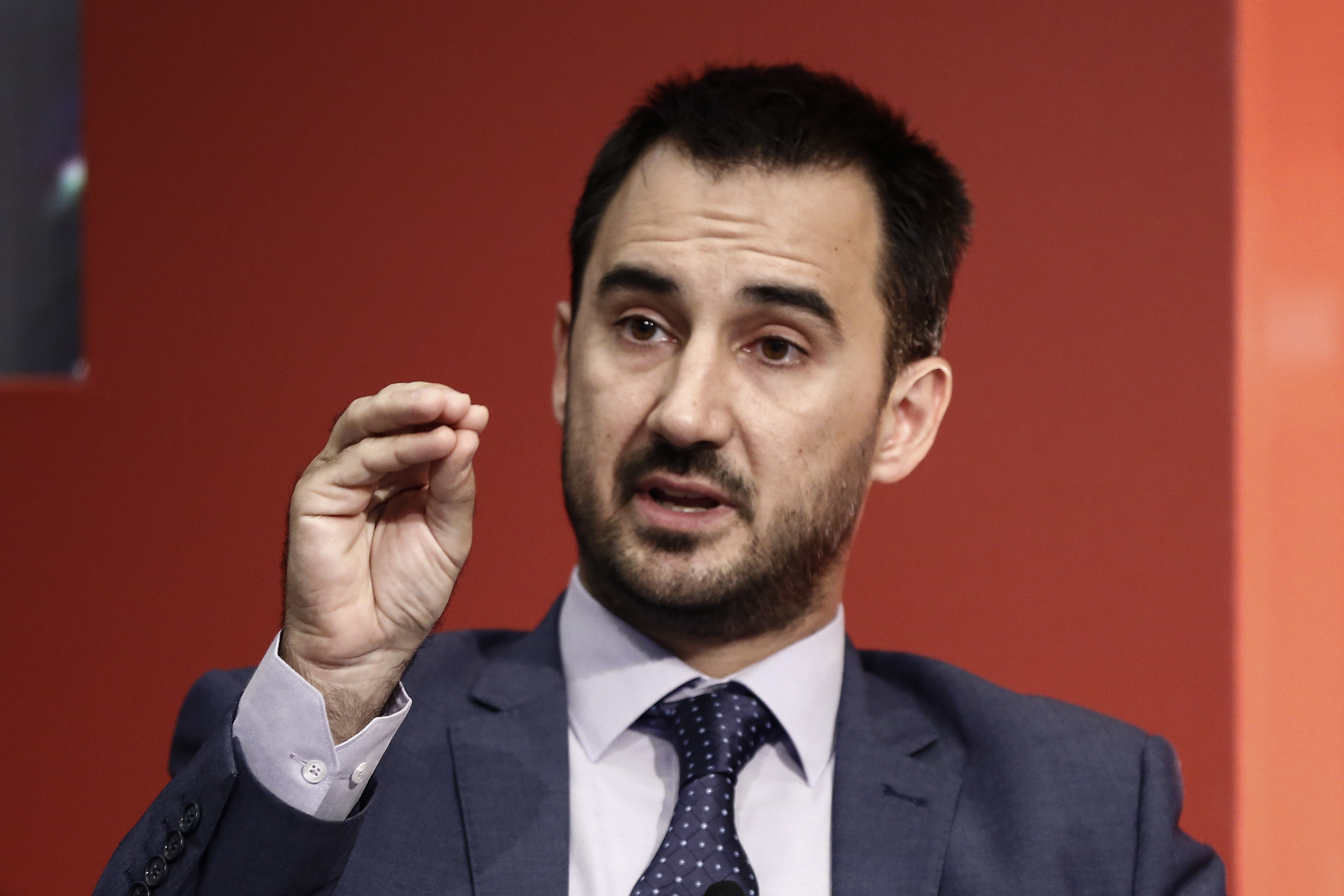 Χαρίτσης: Εκτός πραγματικότητας οι φόβοι για ανάσχεση τουριστικής ροής