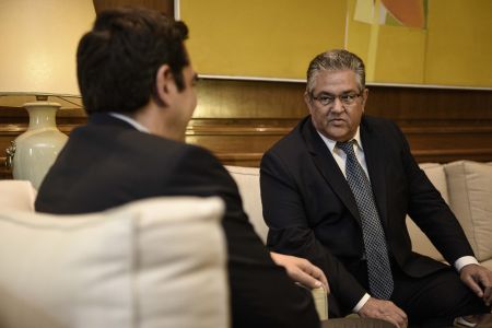 Τσίπρας σε Κουτσούμπα: Αλλάζω τον εκλογικό νόμο για να αφήσω κάτι ως Αριστερά