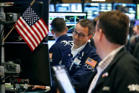 «Μαύρη Παρασκευή» στις διεθνείς αγορές μετά το Brexit – Βουτιά και στη Γουόλ Στριτ