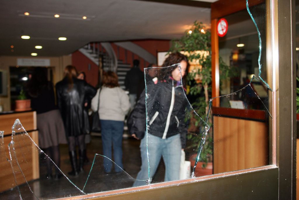 Vandals target French Institute buidling in Thessaloniki