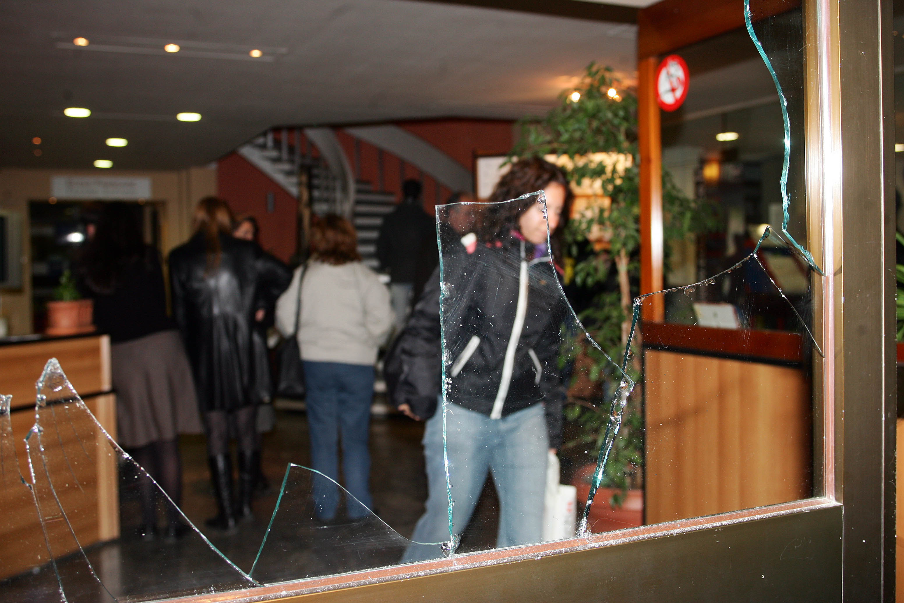 Vandals target French Institute buidling in Thessaloniki